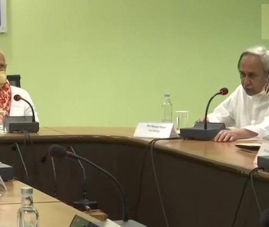 PM Modi meets Odisha CM to review Cyclone damages