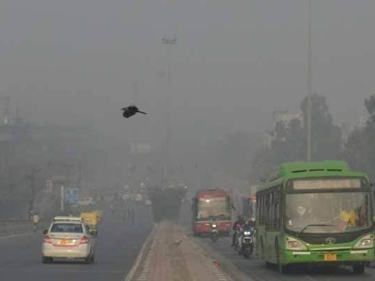 Ready to impose complete lockdown: Delhi govt tells SC on air pollution