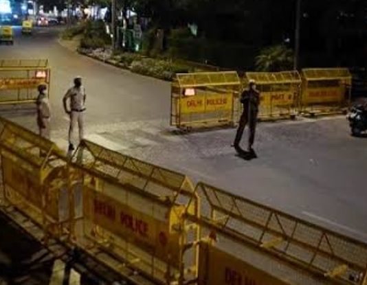 Night curfew starting from Monday 11 pm to 5 am in Delhi amid rising Omicron cases