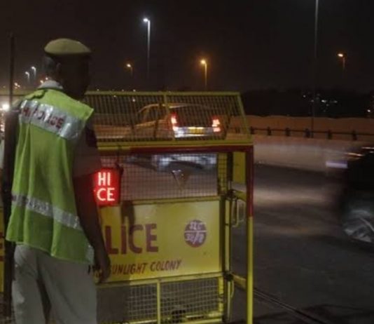 राजधानी दिल्ली में वीकेंड कर्फ्यू और दुकानों पर ऑड-ईवन वाला नियम हटा, नाइट कर्फ्यू जारी