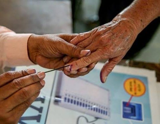 यूपी चुनाव में पहले चरण में बंपर वोटिंग, 60% से ज़्यादा हुआ मतदान