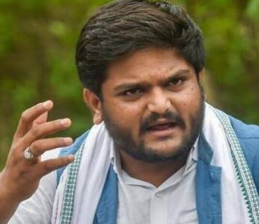 हार्दिक पटेल ने कांग्रेस से इस्तीफा दिया