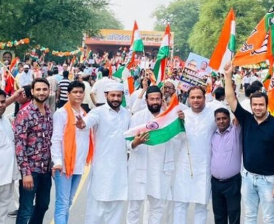 दिल्ली बीजेपी अल्पसंख्यक मोर्चा ने द्रौपदी मुर्मू की जीत पर तिरंगा लेहराकर मनाया जश्न