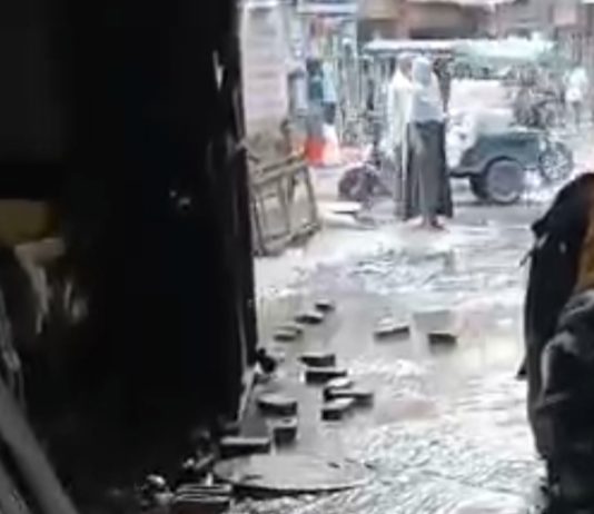 मोहल्ला किशन गंज चौक सीवर ओवरफ्लो की समस्या बरक़रार